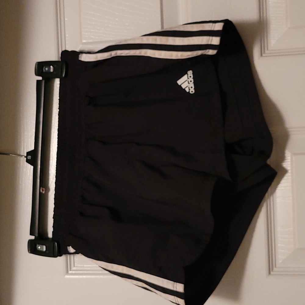 Addias girls running shorts size med